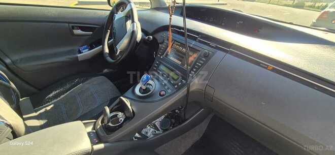 Toyota Prius-18