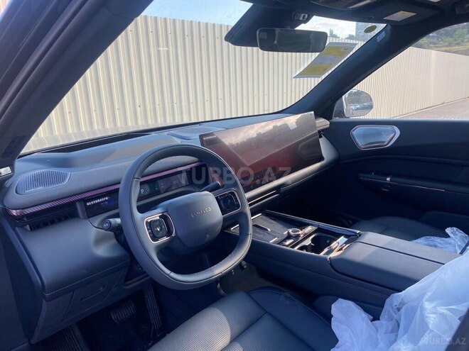 Lynk & Co 900-5