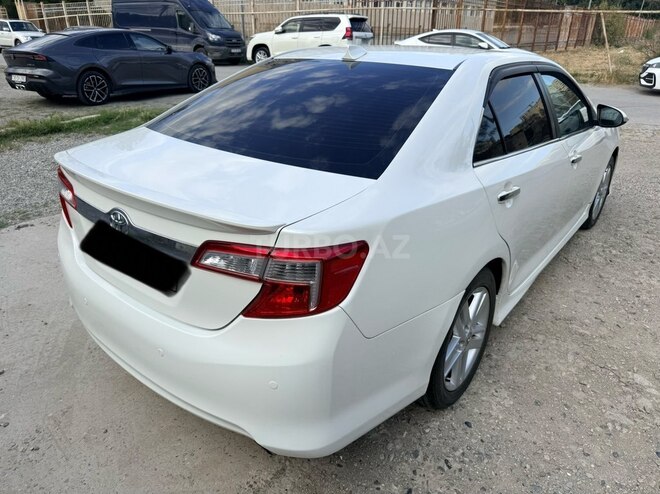 Toyota Camry-5
