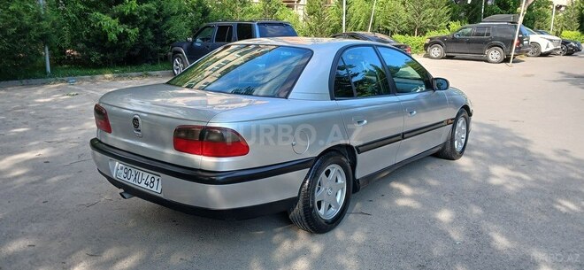 Opel Omega-8