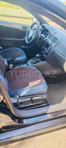 Volkswagen Jetta-4