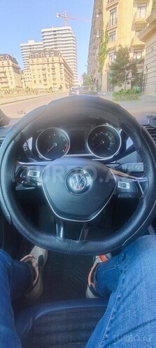 Volkswagen Jetta-8