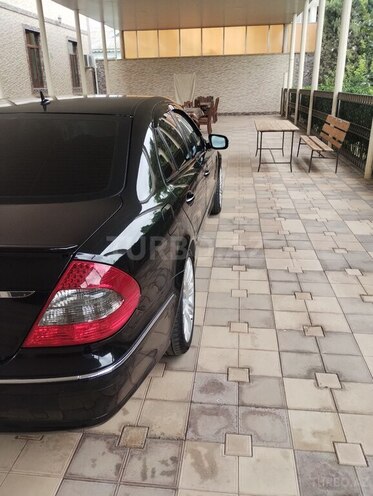 Mercedes E 220-10