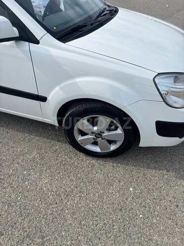 Kia Rio-6