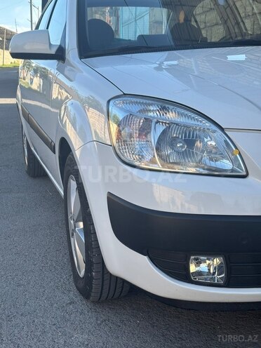 Kia Rio-10