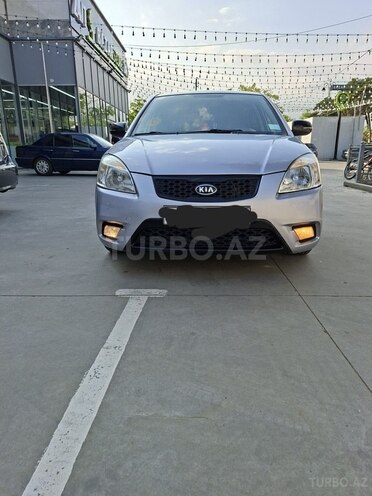 Kia Rio-1