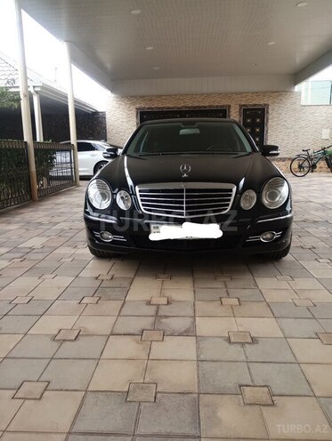 Mercedes E 220-1