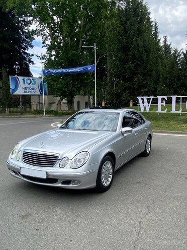 Mercedes E 240-2