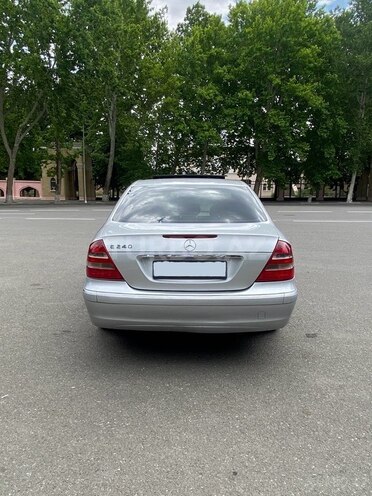 Mercedes E 240-6