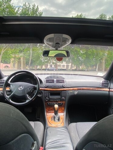 Mercedes E 240-11