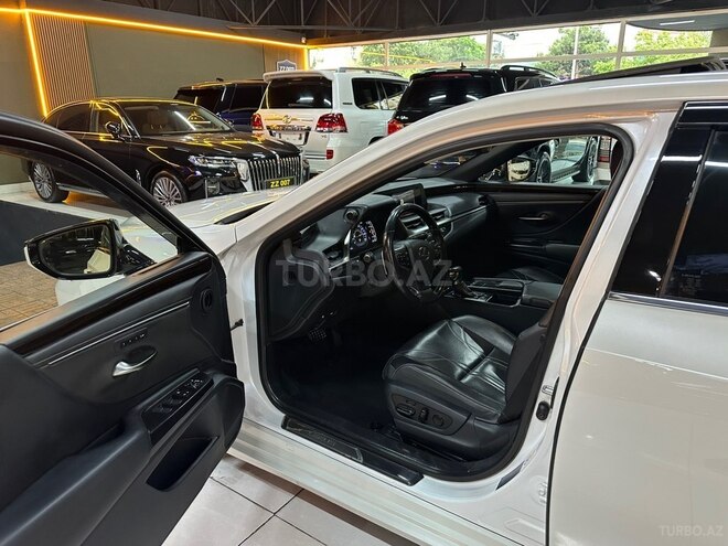 Lexus ES 250-13