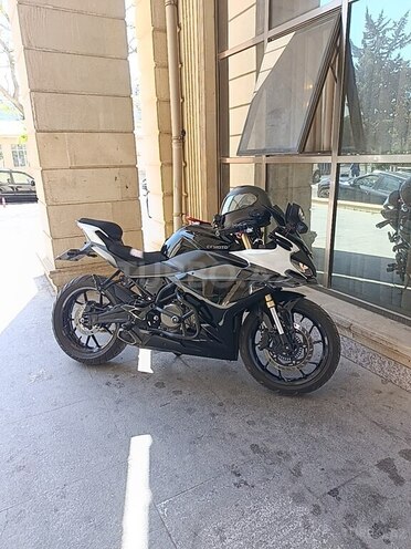 CFMOTO 250 SR-6
