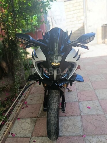 CFMOTO 250 SR-8