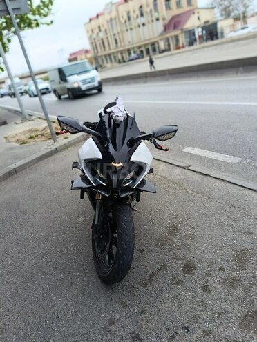 CFMOTO 250 SR-10