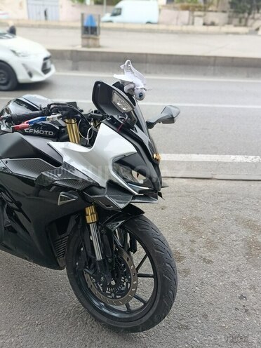 CFMOTO 250 SR-9