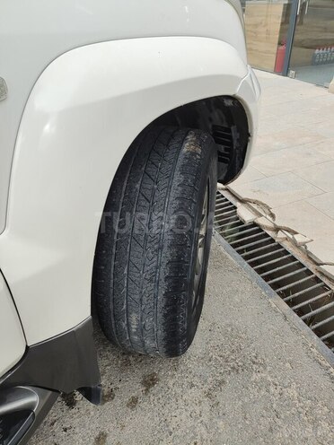 Toyota Land Cruiser Prado-8