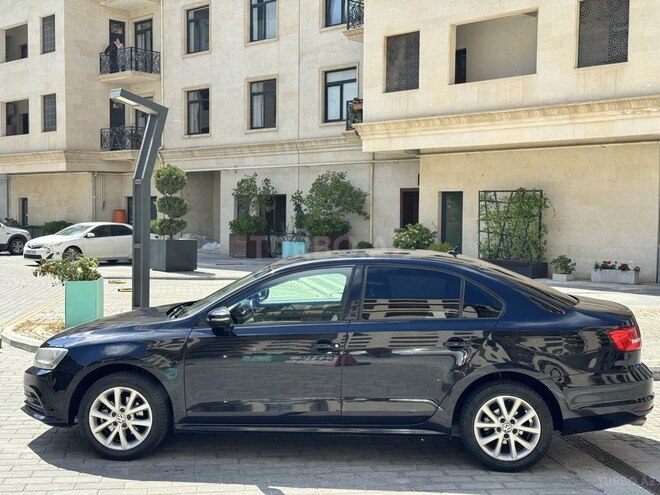 Volkswagen Jetta-5