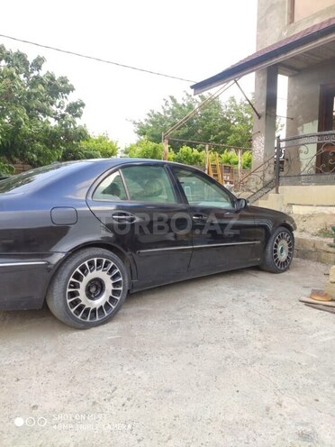 Mercedes E 240-3