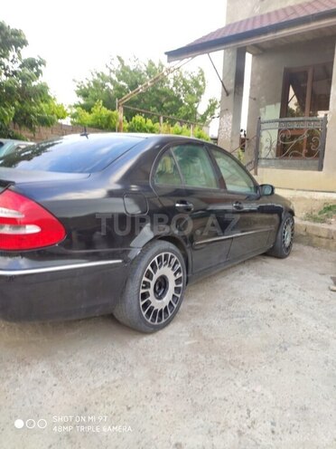 Mercedes E 240-5