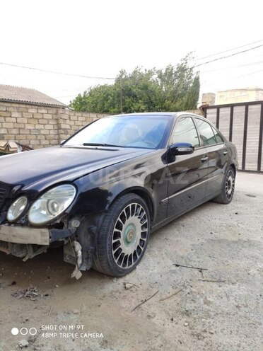 Mercedes E 240-2