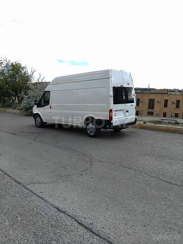 Ford Transit-5