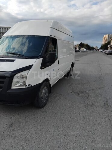Ford Transit-8