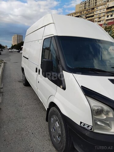Ford Transit-12