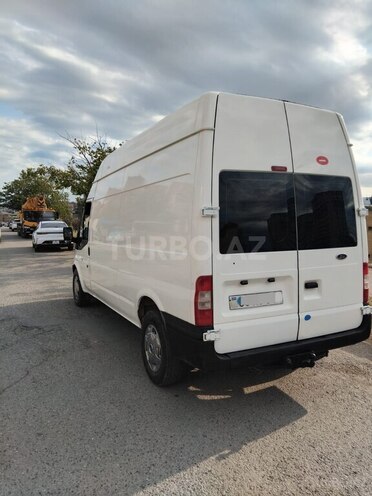Ford Transit-9