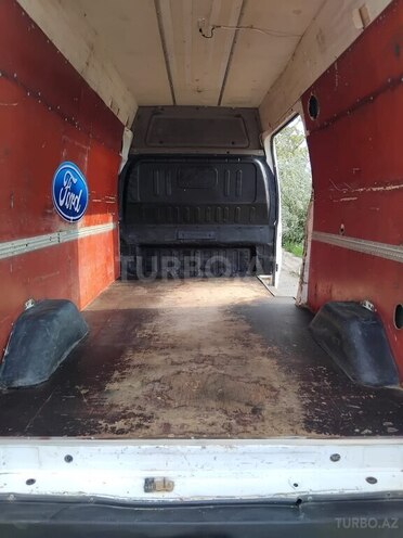 Ford Transit-16