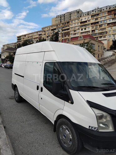 Ford Transit-11