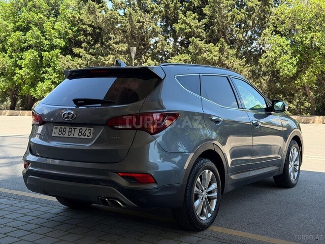 Hyundai Santa Fe-5