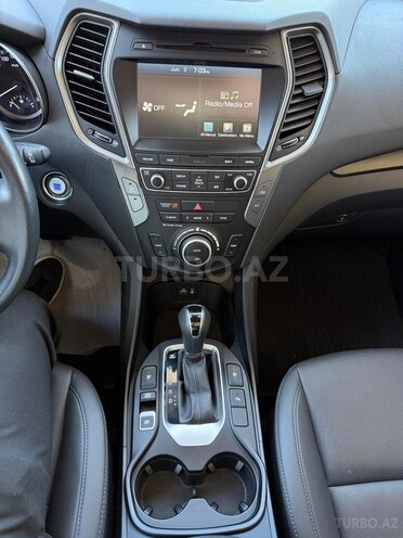 Hyundai Santa Fe-12