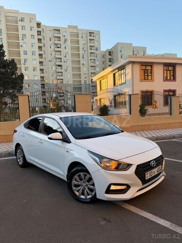 Hyundai Accent-4