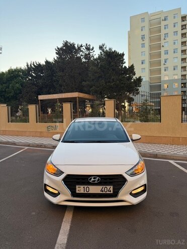 Hyundai Accent-1