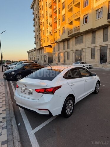 Hyundai Accent-6