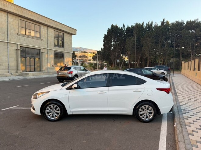 Hyundai Accent-8