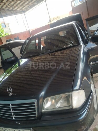 Mercedes C 200-1