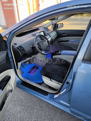 Toyota Prius-8