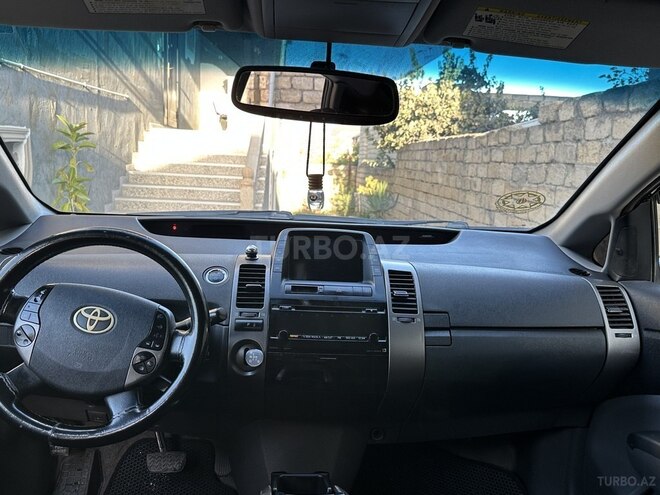 Toyota Prius-7