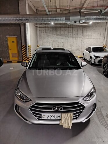 Hyundai Elantra-3