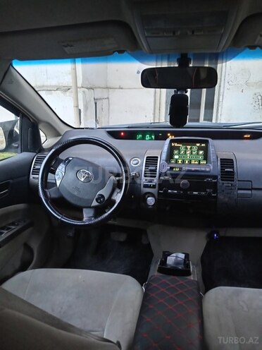 Toyota Prius-5