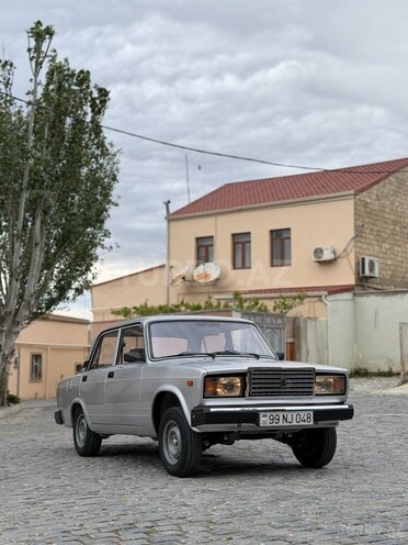LADA (VAZ) 2107-1