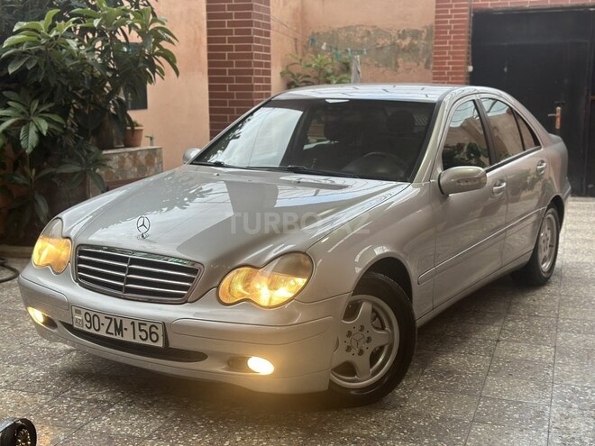 Mercedes C 200-1