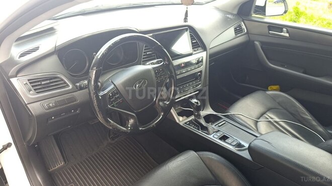 Hyundai Sonata-6