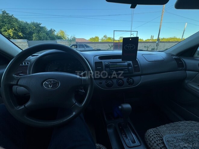 Toyota Camry-15