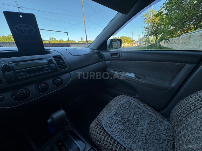 Toyota Camry-16