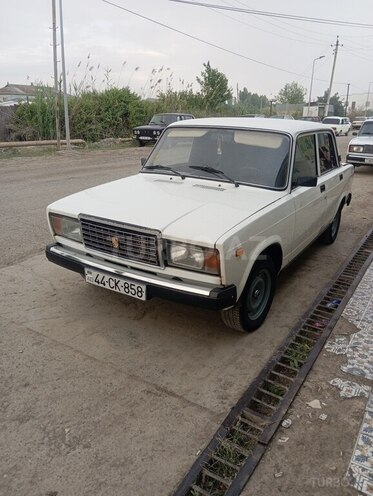 LADA (VAZ) 2107-1