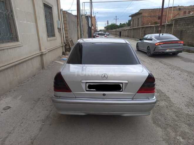 Mercedes C 220-2
