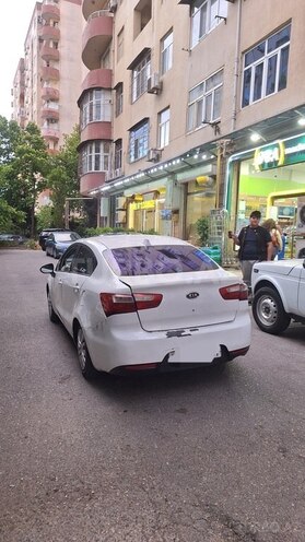 Kia Rio-5