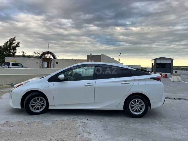 Toyota Prius-4
